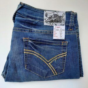 NWT Women's Basic Capri Jeans Size 29